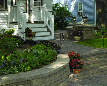 Building A Small Retaining Wall Front Yard Curb Appeal